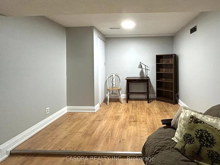 4258 Longmoor Dr #LOWER — Photo 10