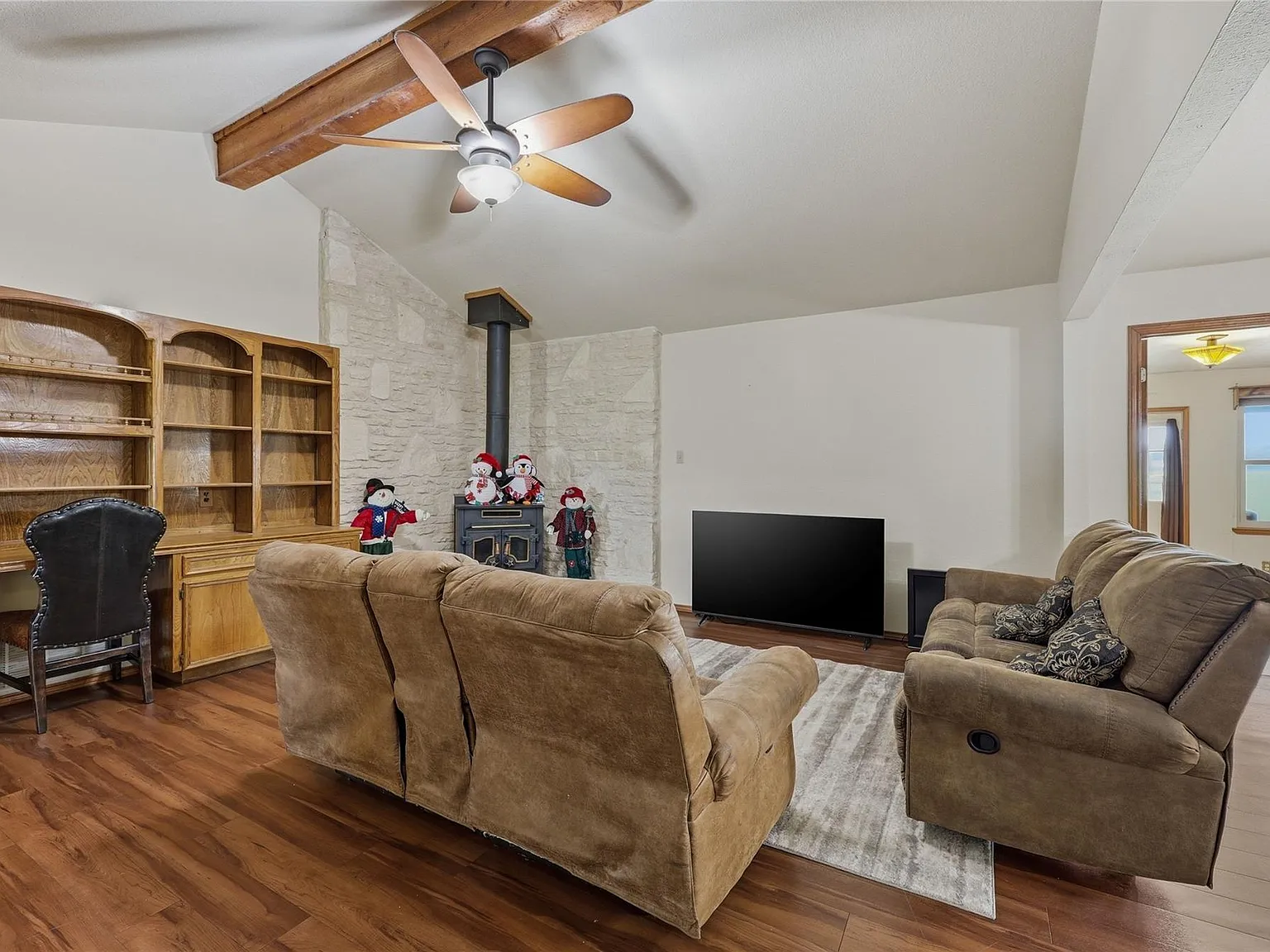 4 bed, 3.0 bath, 2852 sqft, $3,250 — Photo 4