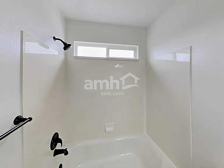7506 N Addison Ave — Photo 14