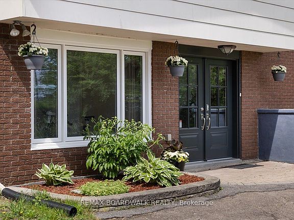 2nd image of 1079 River Rd