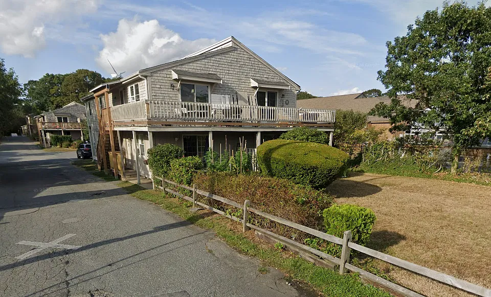 398 W Main St #3C