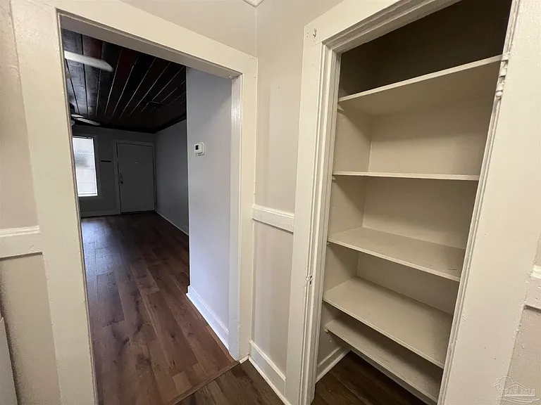 3104 W Gadsden St — Photo 8