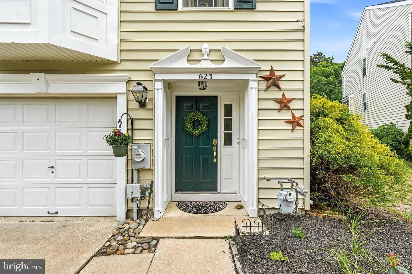 3 bed, 4.0 bath, 1924 sqft, $3,600 — Photo 2