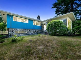 1935 San Juan Ave, Saanich, BC V8N 2J3