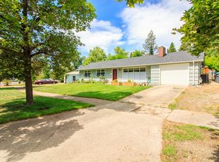 46 S Keene Way Dr, Medford, OR