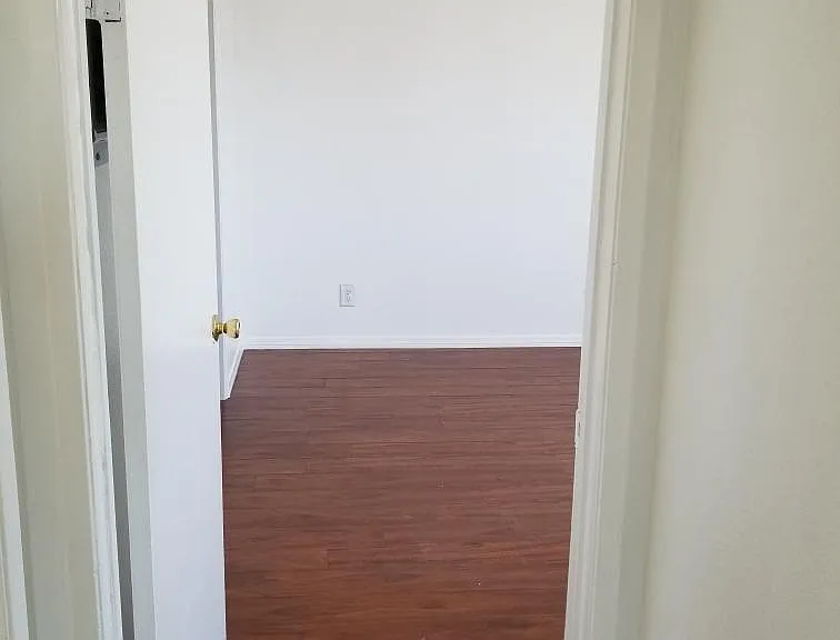 16615 S Denver Ave #4 — Photo 8