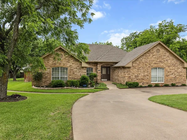 9126 Hanging Moss Dr, Granbury, TX 76049