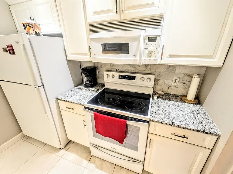 750 N Tamiami Trl #1404 — Photo 4