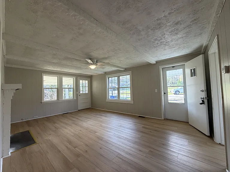 607 C St — Photo 4