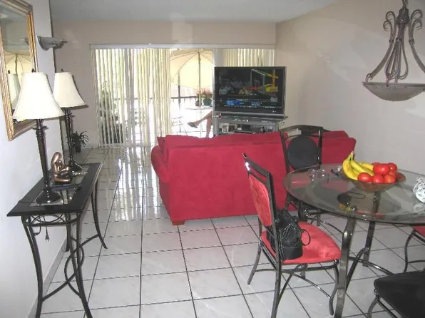 200 NW 87th Ave APT J205, Miami, FL 33172