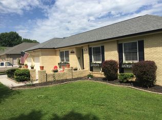 374 Dogwood Ln, Jacksboro, TN 37757