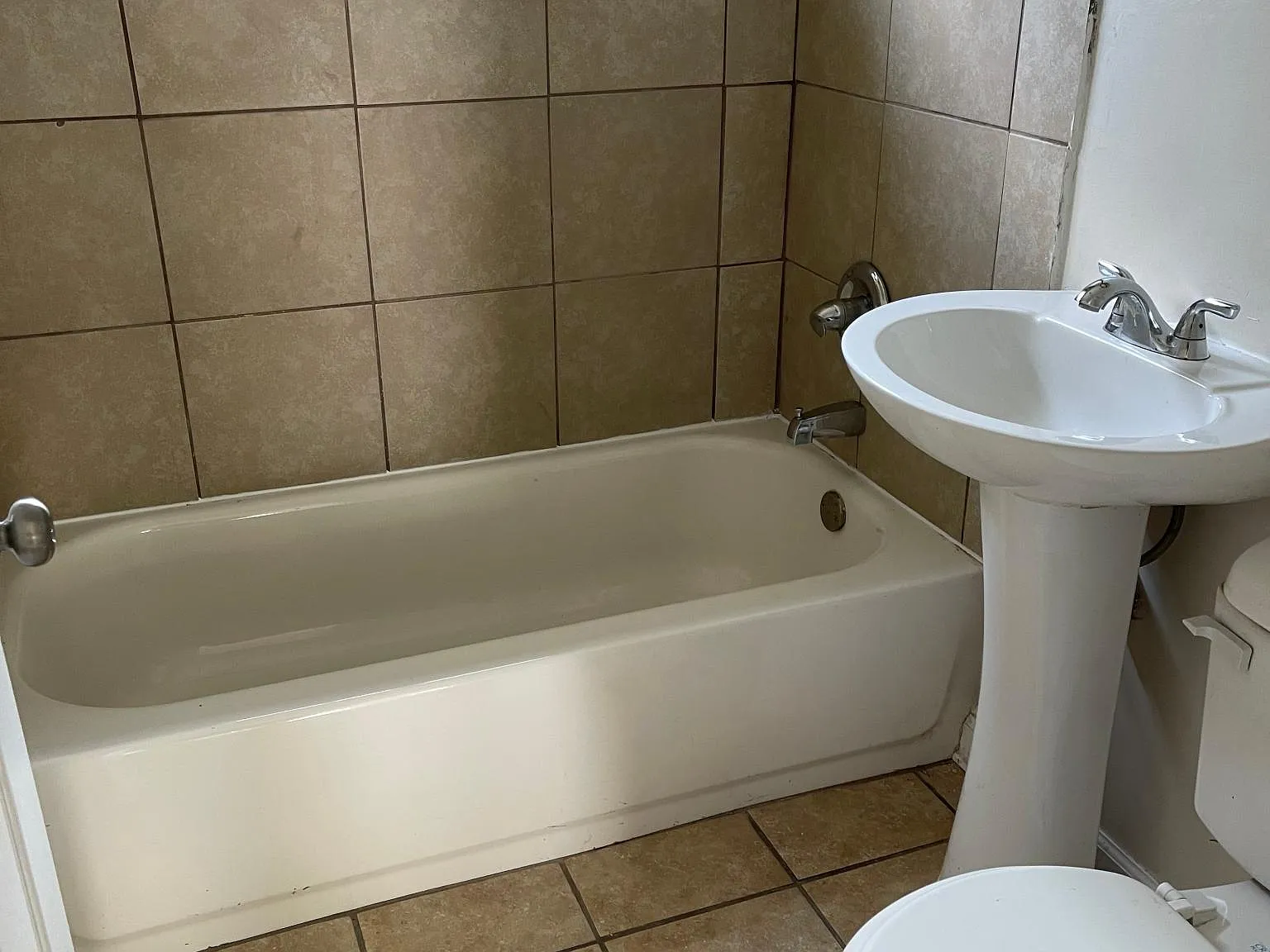 2 bed, 600 sqft, $895 — Photo 4