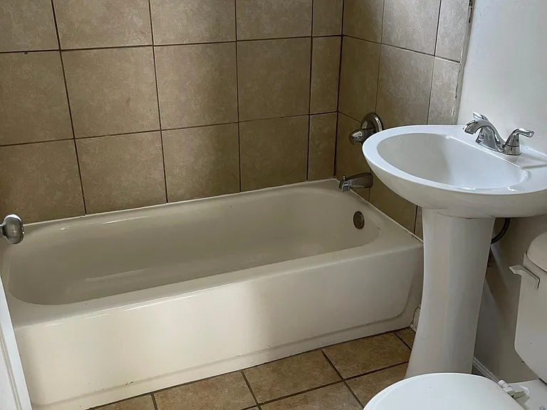 50 Welch Ave #50B — Photo 4
