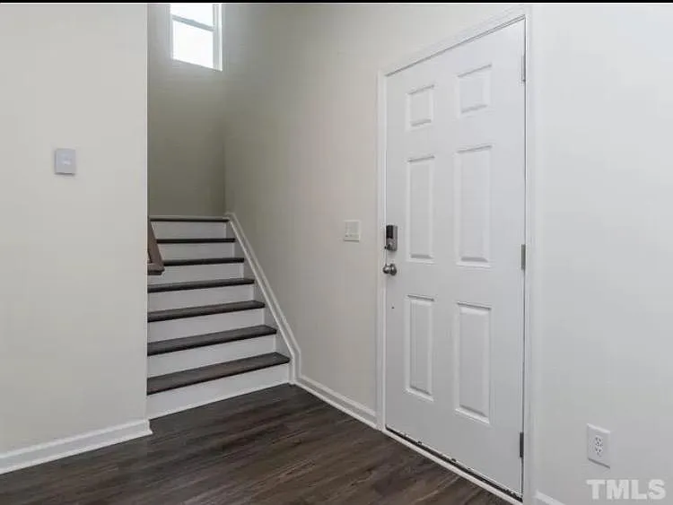 1018 Salt Glaze Ln — Photo 8