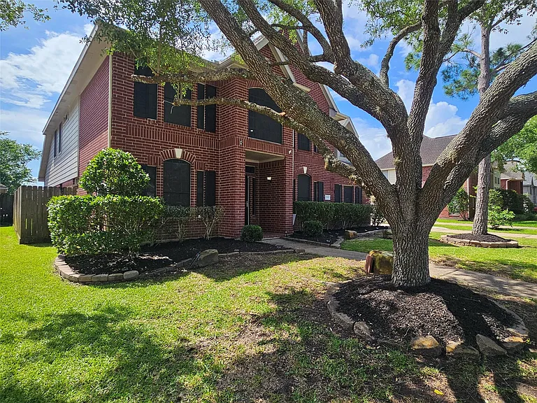 3709 Pinehurst Dr — Photo 3
