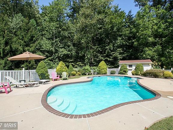 5th image of 709 Millwood Dr