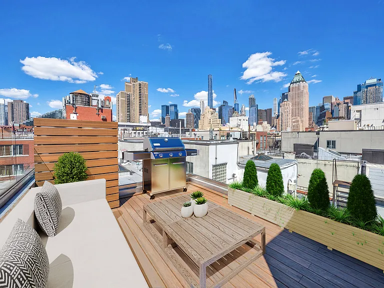 521 W 47th St #4D — Photo 22