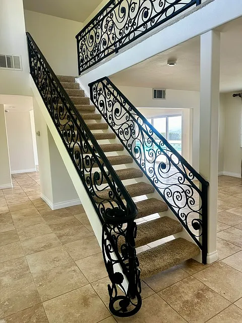4 bed, 2552 sqft, $6,950 — Photo 3