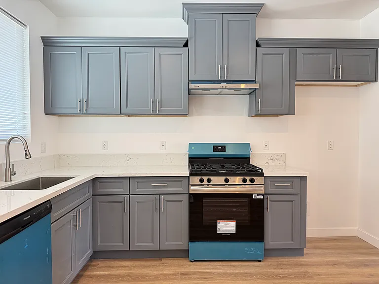 2822 Wall Ave — Photo 8