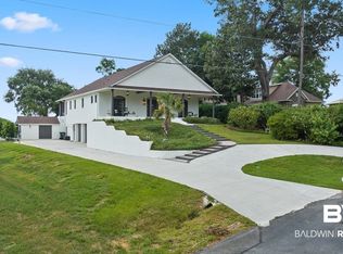 2105 Club House Dr, Lillian, AL 36549