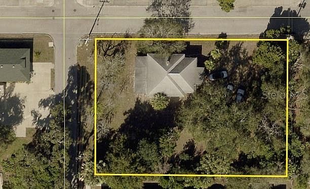 1st image of 526 9th Ave W