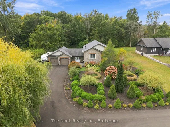 21611 Loyalist Pkwy, Prince Edward County, ON K0K 1L0