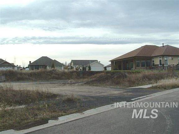 3rd image of 7 The Estates At Canyon Crest Pass #1