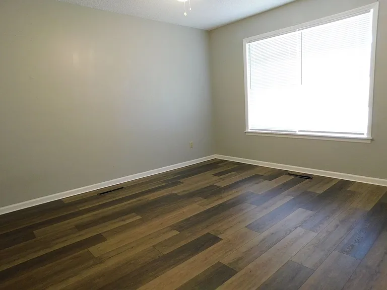 7800 Meadow Dr — Photo 4