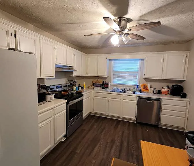 2636 Burke Ln — Photo 3
