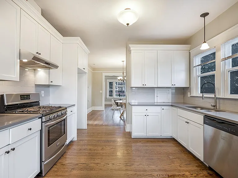 5324 N Maryland Ave — Photo 13