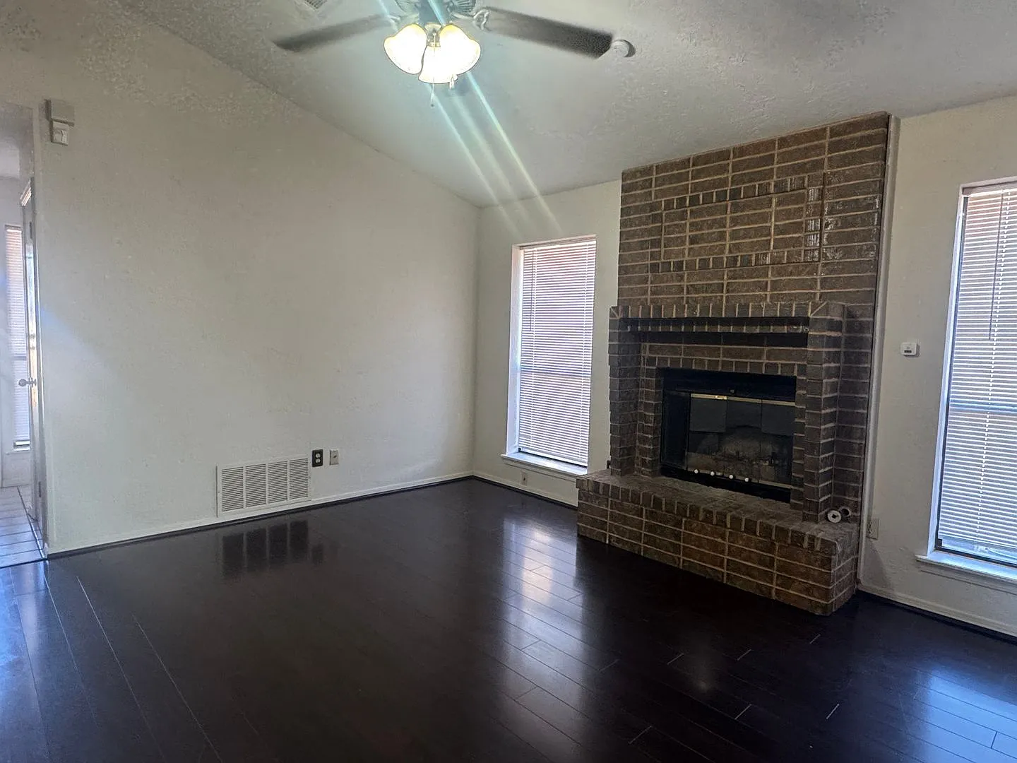 3912 SW Parkridge- hot new listing! — Photo 2