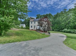 26 Airport Rd, Dudley, MA 01571