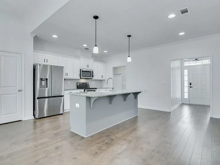 810 Fenwick Ct — Photo 8