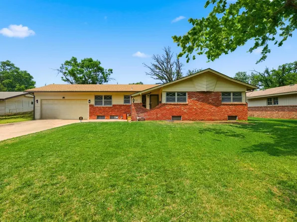 9830 W Hardtner Ave, Wichita, KS 67212