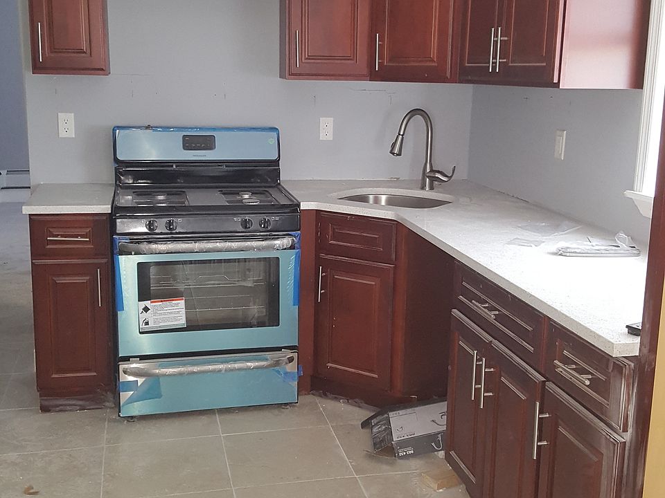 1st image of 99-7 164 Ave