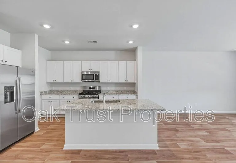 753 Ridgley Dr — Photo 8