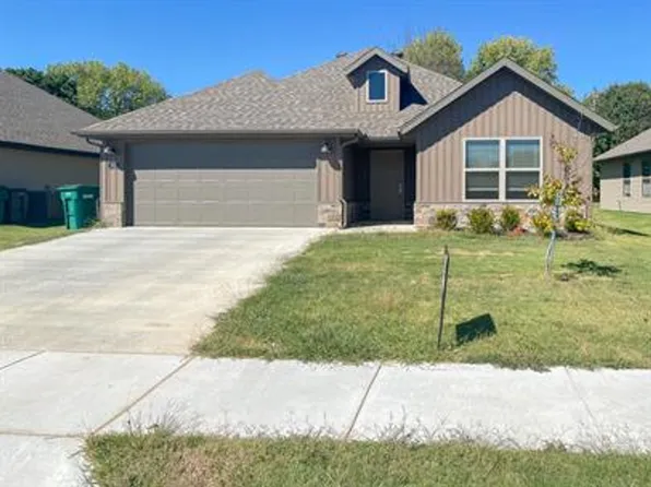 505 E Wire Ridge Dr, Rogers, AR 72758