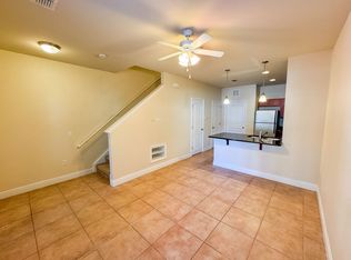 2938 SW 35th Pl APT 25, Gainesville, FL 32608