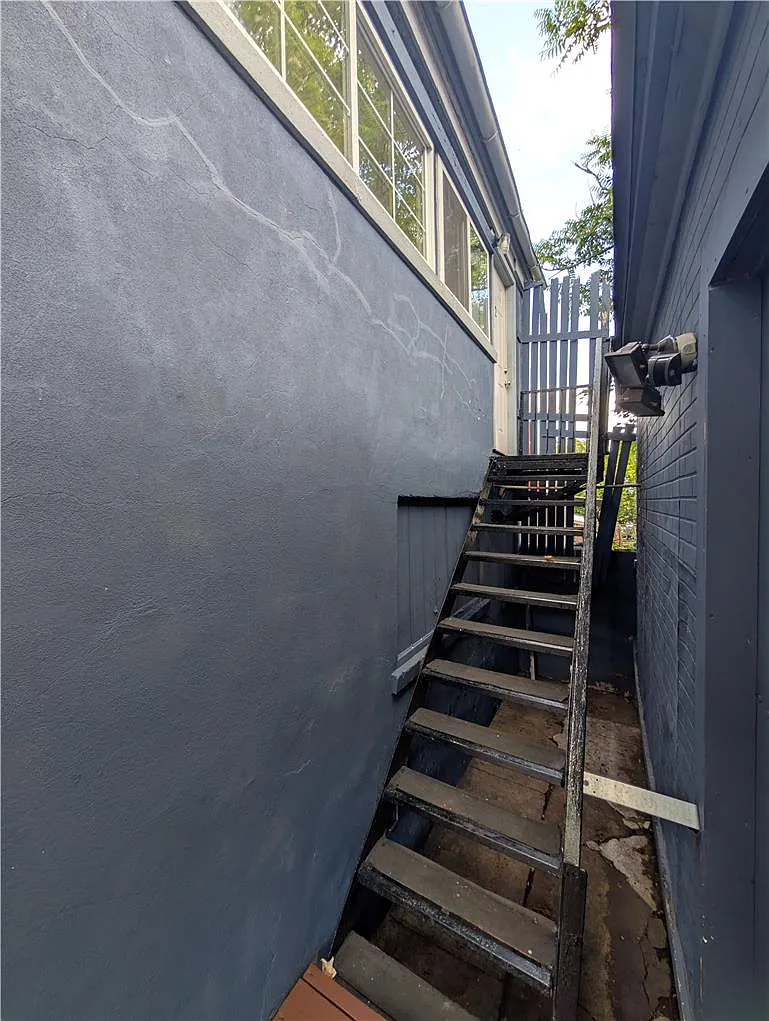 2 bed, 1.0 bath, 800 sqft, $1,425 — Photo 2