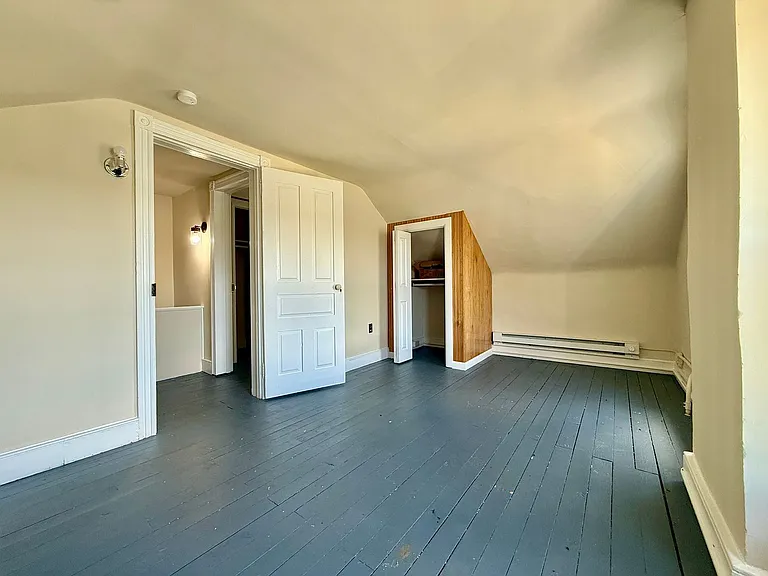451 W 2nd St — Photo 17