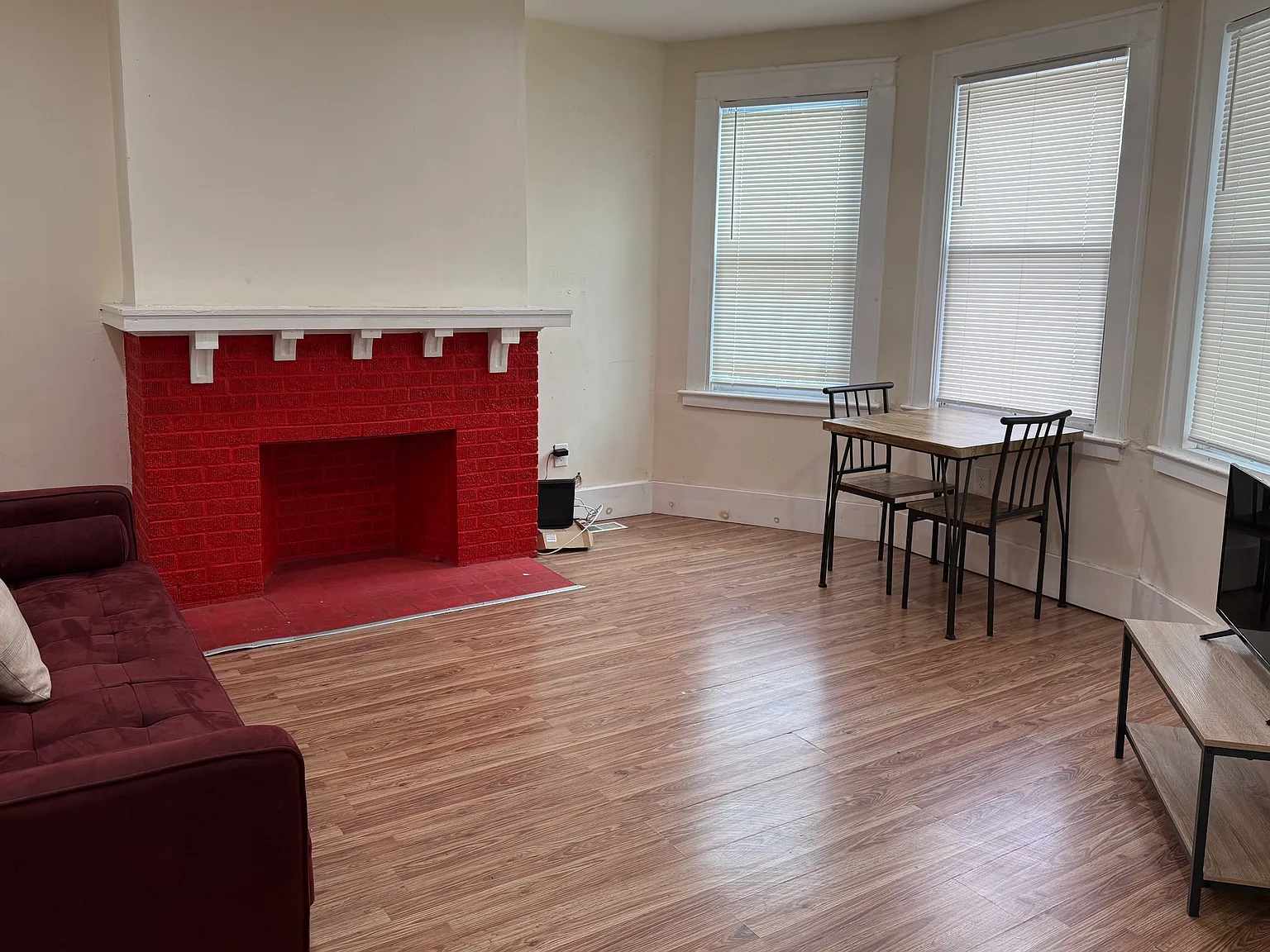 279 Osborne Ter — Photo 1