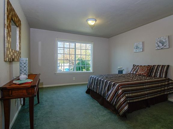 5th image of 388 Cureton Pl