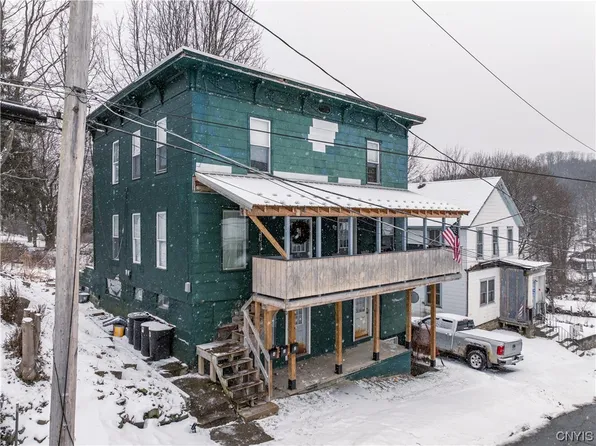 3 Pierce St, Little Falls, NY 13365