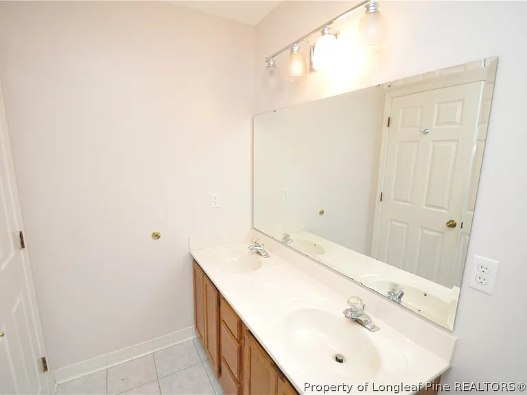 240 Beechtree Dr — Photo 19