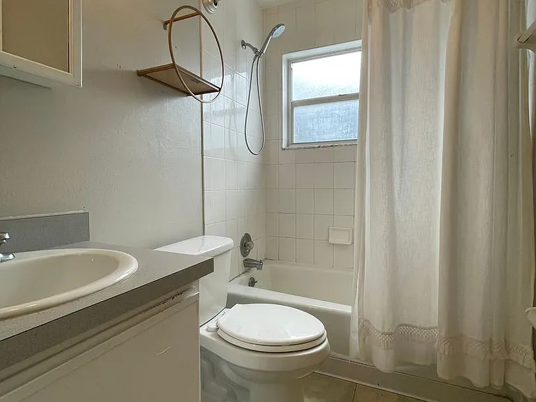 714 E Harwood St — Photo 26