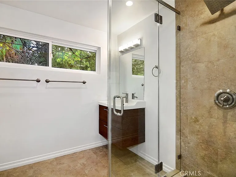 5352 Geyser Ave — Photo 15