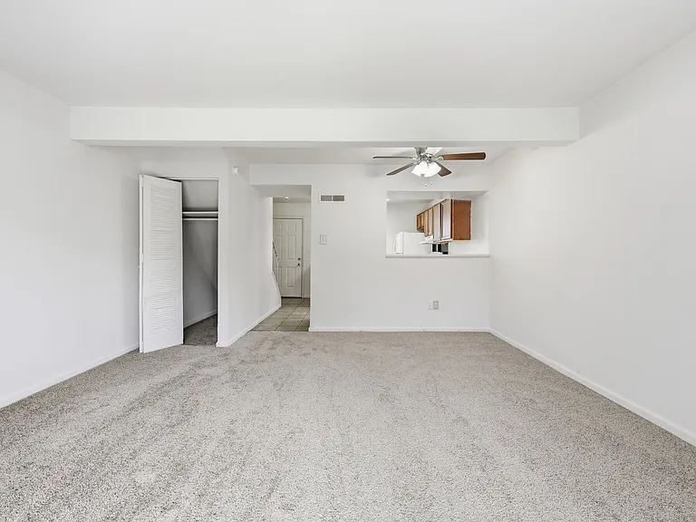 Crown Square Apartments — Photo 8