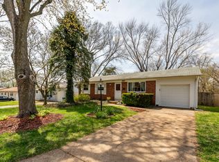 5227 Ville Cecelia Ln, Hazelwood, MO 63042