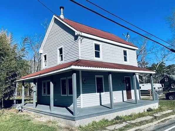 35 N Maple Ave, Tuckerton, NJ 08087