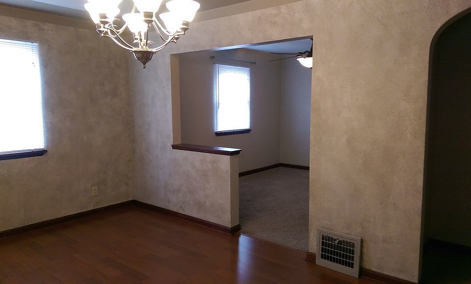 2nd image of 1006 Laurel St #0
